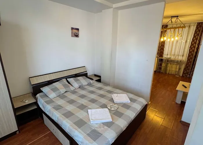 Aparthotel And Waves House