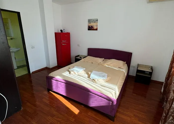 Aparthotel And Waves House