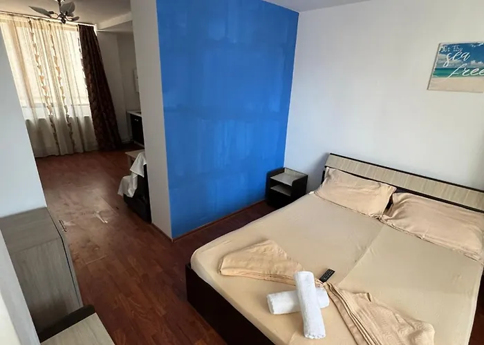 Aparthotel And Waves House 3*